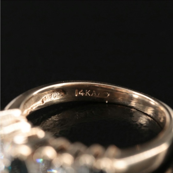 14K Sapphire and Diamond Ring - sz 5.75 - Picture 7 of 8